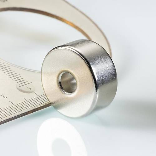 22xd5x10 mm, Yuvarlak, Düz Delikli, Neodyum Mıknatıs, Güçlü Magnet, (Çap:22mm, Kalınlık:10mm)